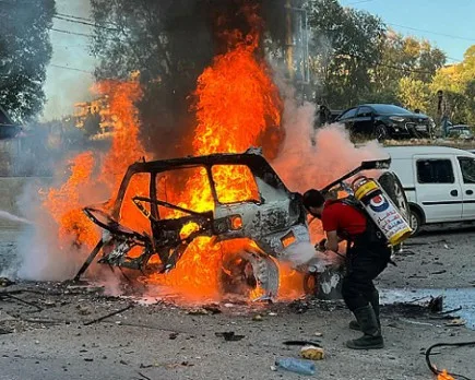 انتهاك جديد لاتفاق وقف إطلاق النار.. استشهاد شخص جراء قصف طائرة مسيرة إسرائيلية على منزل في بلدة “وطى الخيام” بجنوب لبنان. انتهاك جديد لاتفاق وقف إطلاق النار.. استشهاد شخص جراء قصف طائرة مسيرة إسرائيلية على منزل في بلدة “وطى الخيام” بجنوب لبنان.