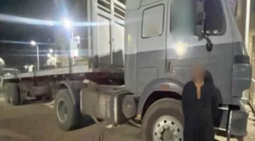 تفاصيل حول تداول فيديو يظهر سائق شاحنة يحمل أسياخ حديدية بارزة أثناء قيادته في القاهرة