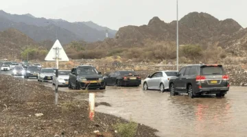 أمطار غزيرة مع هبوب رياح في ولايتي دماء والطائيين والمضيبي