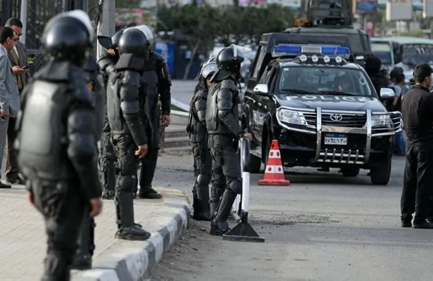 مصر: حملات أمنية مفاجئة من الشرطة على سائقي الدائري الإقليمي عقب وقوع حوادث فتاكة