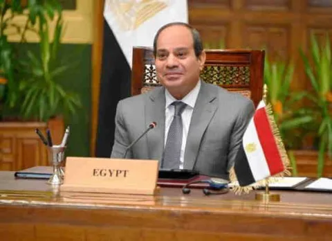 السيسي يتوجه إلى مالابو للمشاركة في قمة تنسيق إفريقية. السيسي يتوجه إلى مالابو للمشاركة في قمة تنسيق إفريقية.