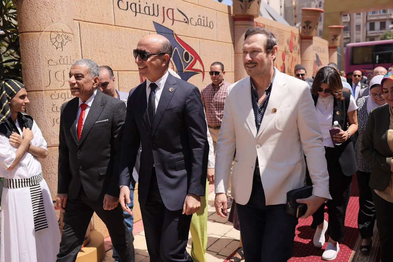 رئيس جامعة دمنهور ي inaugurates the fourth edition of the “Hoor Arts Forum” activities.