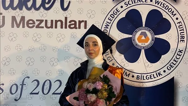 الطالبة “زهراء الحاج” تحقق المركز الثاني في تخصص الهندسة الطبية الحيوية من جامعات قبرص. الطالبة “زهراء الحاج” تحقق المركز الثاني في تخصص الهندسة الطبية الحيوية من جامعات قبرص.