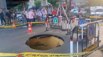 عاجل.. انهيار أرضي في خط صرف صحي تحت كوبري التجنيد بجسر السويس بالقاهرة (صور)