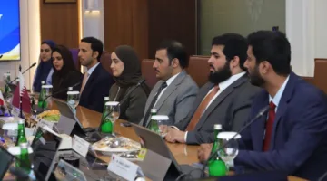 قطر وإندونيسيا تستعرضان سبل تعزيز التعاون الثنائي في مجالات العمل