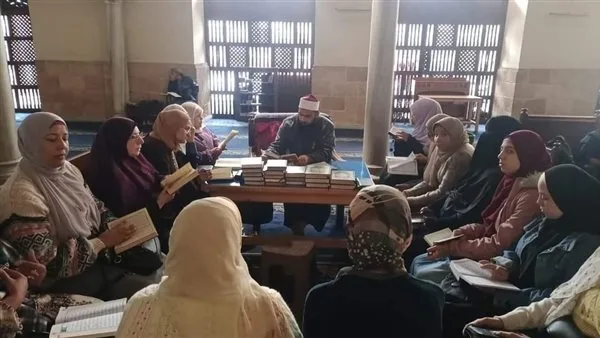 الأزهر الشريف يعلن عن بدء الدورة الثانية لتدريب خريجي الأزهر للعمل في الرواق الأزهري. الأزهر الشريف يعلن عن بدء الدورة الثانية لتدريب خريجي الأزهر للعمل في الرواق الأزهري.