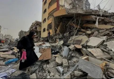بيت حانون تحت وابل من النيران.. إسرائيل تهاجم المدينة بغارات غير مسبوقة في واحدة من أشد موجات “الأحزمة النارية” منذ بدء الحرب على القطاع. بيت حانون تحت وابل من النيران.. إسرائيل تهاجم المدينة بغارات غير مسبوقة في واحدة من أشد موجات “الأحزمة النارية” منذ بدء الحرب على القطاع.