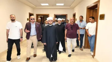 وزير الأوقاف يقوم بجولة تفقدية في مسجد “العلي العظيم”