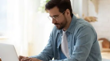احذر من هذه الأمراض الناتجة عن العمل لفترات طويلة أمام الكمبيوتر