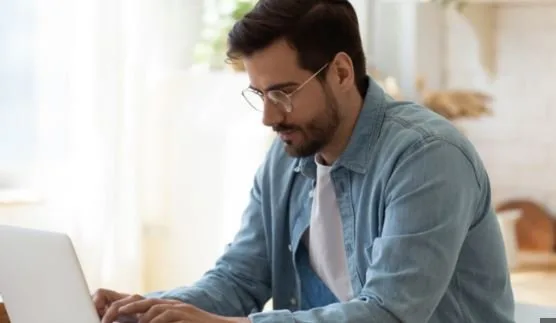 احذر من هذه الأمراض الناتجة عن العمل لفترات طويلة أمام الكمبيوتر