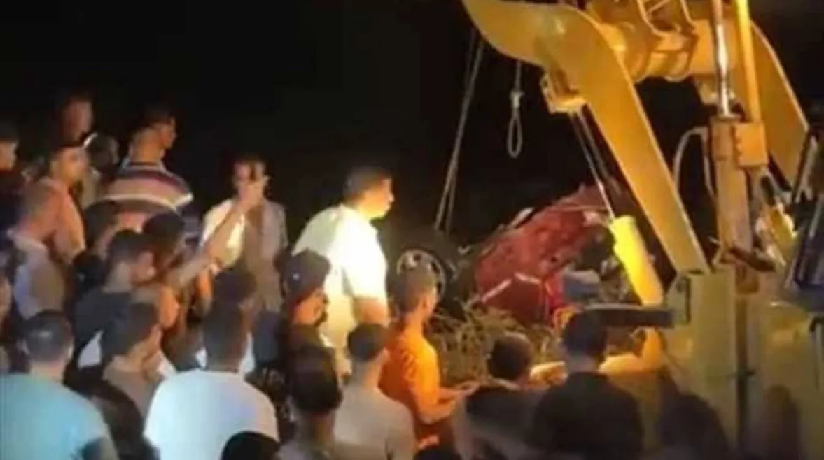 إنقاذ جثتي طبيبة بيطرية وصيدلانية بعد سقوط سيارتهما في ترعة في الجيزة