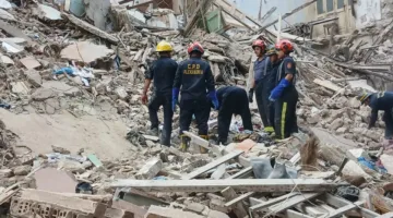 جزء من عقار العطارين في الإسكندرية ينهار.. وفاة شخص وإصابة 6 آخرين والبحث جارٍ عن مفقودين تحت الركام (التفاصيل)