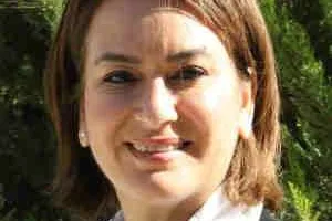 قبل تغيير الحكومة.. الكفاءة في الانتظار والشللية مستمرة