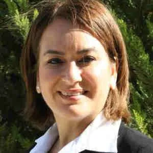 قبل تغيير الحكومة.. الكفاءة في الانتظار والشللية مستمرة