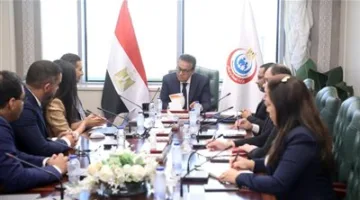 وزير الصحة يناقش مع شركة “ساندوز” تعزيز التعاون في تطوير صناعة الأدوية ودعم المبادرات الصحية الوطنية.