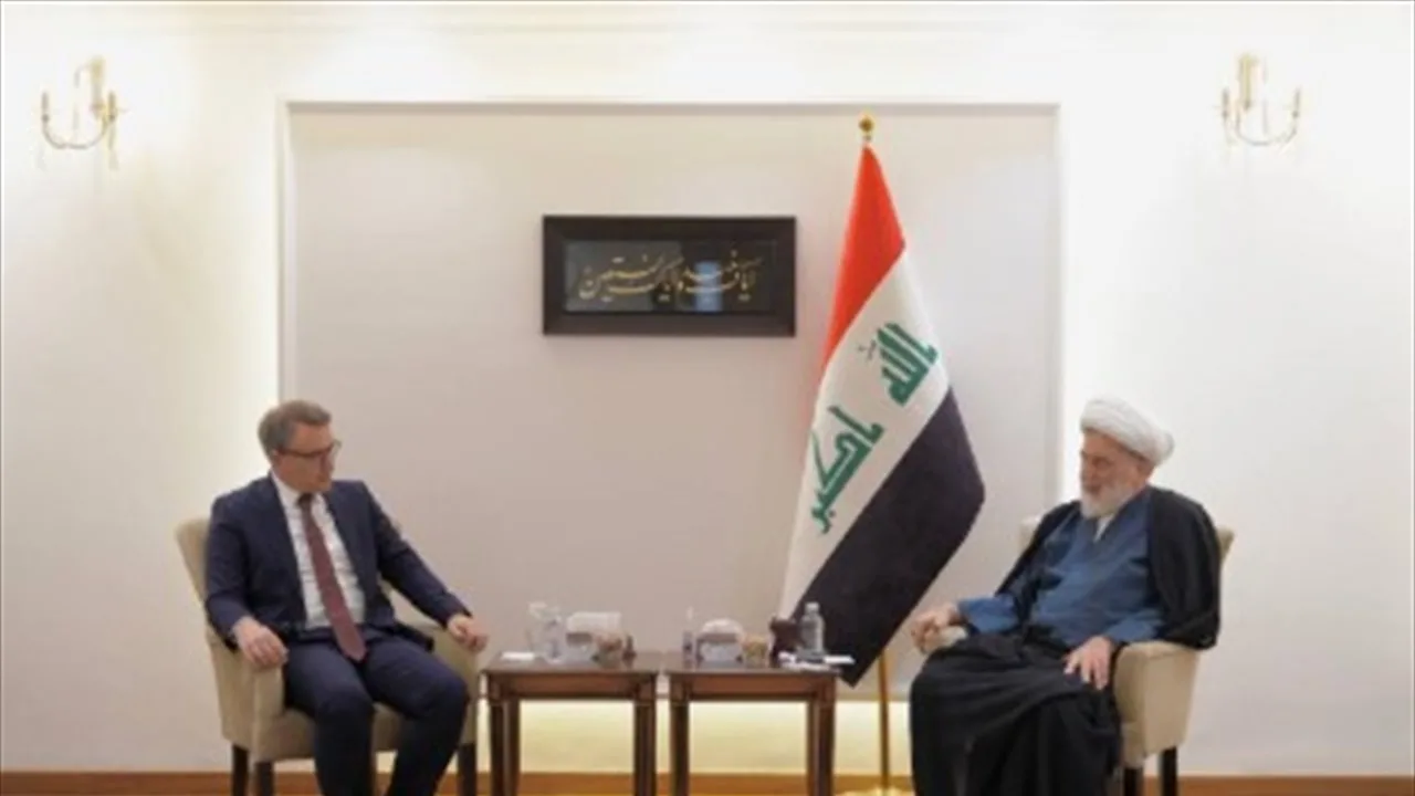 الشيخ همام حمودي للسفير التركي: التهديد الصهيوني يطال المنطقة بأسرها والعراق لن يبقى مكتوف الأيدي. الشيخ همام حمودي للسفير التركي: التهديد الصهيوني يطال المنطقة بأسرها والعراق لن يبقى مكتوف الأيدي.