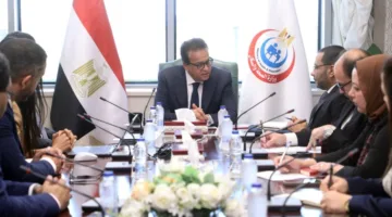 وزير الصحة يناقش مع شركة «ساندوز» سبل تعزيز التعاون في تطوير صناعة الأدوية ودعم المبادرات الصحية الوطنية.