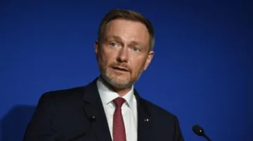 الوزير المالي الألماني: ينبغي على الاتحاد الأوروبي اتخاذ موقف حازم بشأن زيادة التعريفات الجمركية الأمريكية