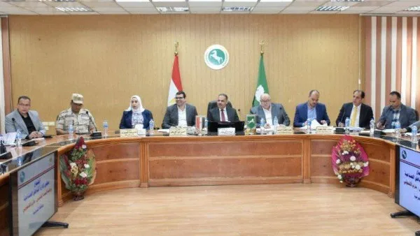 محافظ الشرقية يرأس اجتماع اللجنة العليا للاستثمار لتطوير المشاريع التنموية محافظ الشرقية يرأس اجتماع اللجنة العليا للاستثمار لتطوير المشاريع التنموية