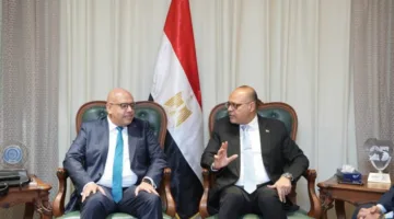 وزير العمل يجتمع بفريق من شركة “يزاكي مصر للأنظمة الكهربائية” لبحث التعاون في التدريب والتوظيف.