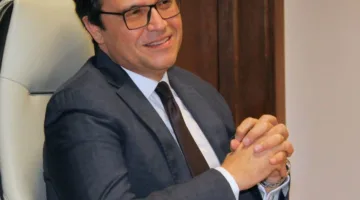 وزير الثقافة يجتمع بمجموعة من السفراء المقترحين لتمثيل مصر في الخارج.