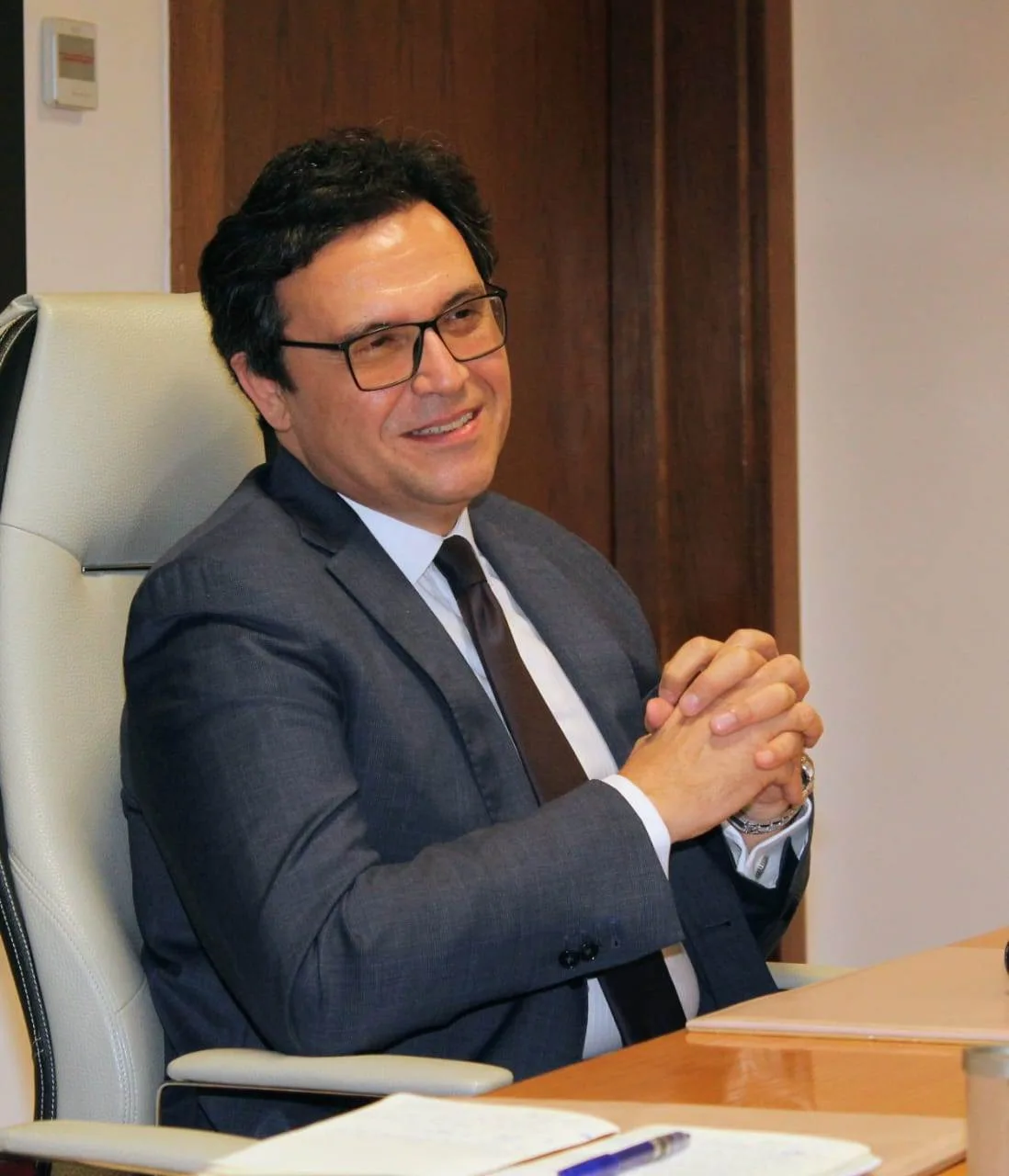 وزير الثقافة يجتمع بمجموعة من السفراء المقترحين لتمثيل مصر في الخارج.