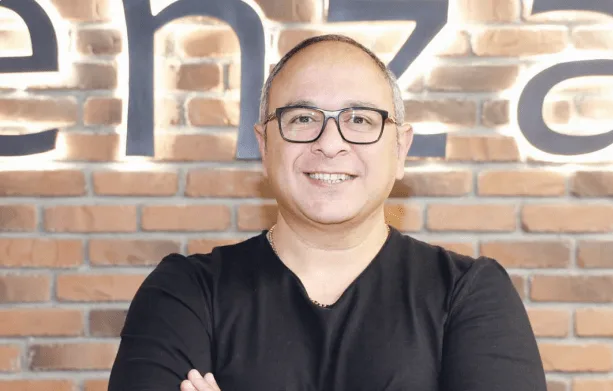 «إنزا» توقع اتفاقية مع بنك محلي لتوفير حلول الدفع المتكاملة وتفتح الباب لمفاوضات مع بنك آخر. «إنزا» توقع اتفاقية مع بنك محلي لتوفير حلول الدفع المتكاملة وتفتح الباب لمفاوضات مع بنك آخر.