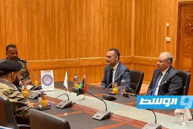 لقاء مدير إدارة حماية البعثات الدبلوماسية اللواء حسن الشريف مع القائم بالأعمال المصري في طرابلس، الأحد 13 يوليو 2025. (وزارة الداخلية )