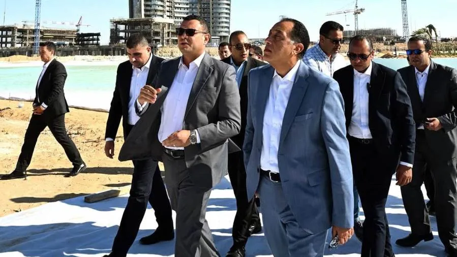 رئيس الوزراء يزور مشاريع “أبراج الداون تاون” و”داون تاون لاجون” في مدينة العلمين الجديدة. رئيس الوزراء يزور مشاريع “أبراج الداون تاون” و”داون تاون لاجون” في مدينة العلمين الجديدة.
