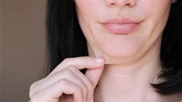 أهمها استخدام الهاتف: عوامل مفاجئة تسبب ظهور “اللغد”