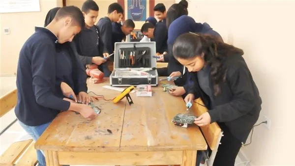 أوائل الدبلومات الفنية: مدارسنا تنجح في تطوير المهارات، وسنستمر في تحقيق النجاح الجامعي. أوائل الدبلومات الفنية: مدارسنا تنجح في تطوير المهارات، وسنستمر في تحقيق النجاح الجامعي.