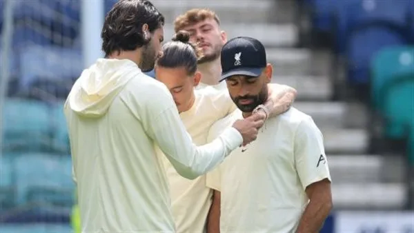 محمد صلاح يشعر بالحزن.. كآبة تسيطر على لاعبي ليفربول بعد مغادرة جوتا قبل مواجهة بريستون محمد صلاح يشعر بالحزن.. كآبة تسيطر على لاعبي ليفربول بعد مغادرة جوتا قبل مواجهة بريستون