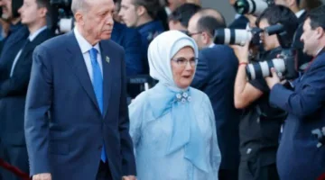 لماذا أشار أردوغان إلى حكم الأتراك لمكة واستعدادهم لاستخدام السلاح عند الحاجة؟ وما سبب بكاء زوجته بعد المواجهة مع الأكراد؟ هل ستسمح إسرائيل له بالحصول على طائرات إف-35؟ وهل يمكن أن تشن تركيا هجمات؟ وما هو مصير قمعه للمعارضة وسعيه للتقارب مع الدول العربية؟