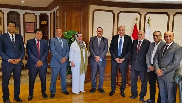 وزير الطيران يلتقي بأعضاء اللجنة النقابية ويشدد على أهمية الحفاظ على التوازن المؤسسي وزير الطيران يلتقي بأعضاء اللجنة النقابية ويشدد على أهمية الحفاظ على التوازن المؤسسي
