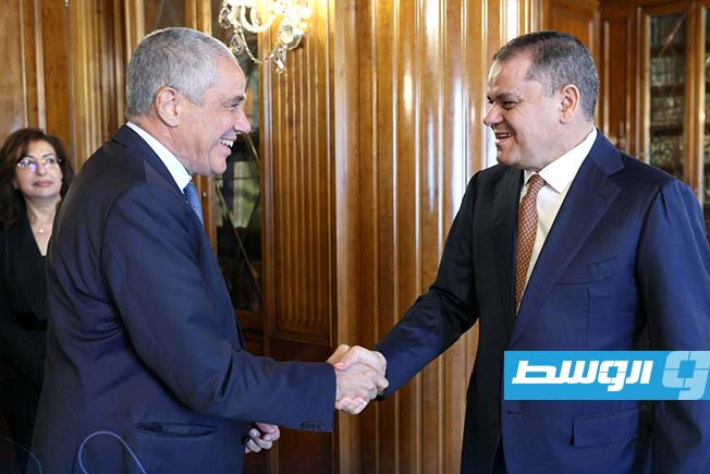 السفير الألماني رالف طراف مع الدبيبة في طرابلس، 13 يوليو 2025 (منصة حكومتنا)