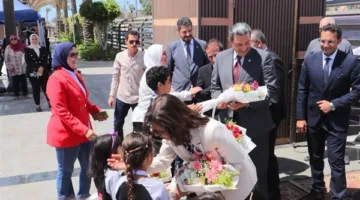 محافظ دمياط والمدير التنفيذي للأكاديمية الوطنية للتدريب يزوران المعرض الثاني للروبوتات والبرمجة.