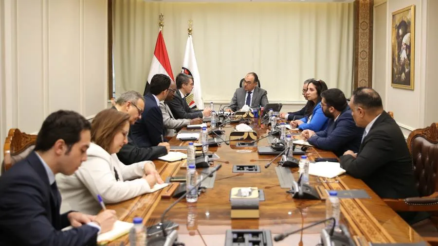 وزير قطاع الأعمال يستقبل وفد البنك الدولي ويشدد على أهمية تعزيز التعاون مع القطاع الخاص وزير قطاع الأعمال يستقبل وفد البنك الدولي ويشدد على أهمية تعزيز التعاون مع القطاع الخاص
