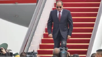 الرئيس السيسي يعود إلى بلاده بعد حضوره قمة الاتحاد الإفريقي في مالابو