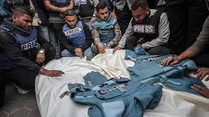 استشهاد صحفي فلسطيني نتيجة استهداف إسرائيل لمدينة غزة
