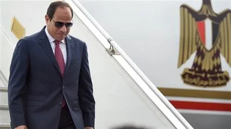 الرئيس السيسي يعود إلى القاهرة بعد حضوره قمة الاتحاد الإفريقي الرئيس السيسي يعود إلى القاهرة بعد حضوره قمة الاتحاد الإفريقي