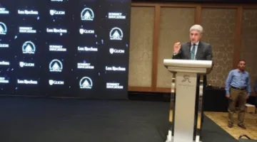 وزير السياحة يشير إلى ارتفاع الطلب السياحي في يونيو الماضي