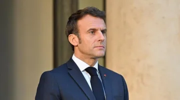 ماكرون يكشف عن استراتيجية لزيادة النفقات العسكرية في فرنسا إلى 64 مليار يورو بحلول عام 2027.