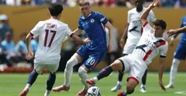 تشيلسي يتوج بلقب كأس العالم للأندية بعد الفوز على باريس سان جيرمان بثلاثة أهداف.