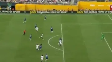 نهائي كأس العالم للأندية: جواو نيفيز من باريس سان جيرمان يُطرد في الدقيقة 85.