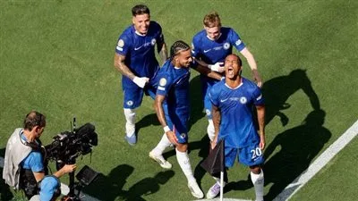 عاجل: تشيلسي الإنجليزي يتوج بلقب كأس العالم للأندية بعد انتصاره على باريس سان جيرمان الفرنسي بثلاثة أهداف دون رد. عاجل: تشيلسي الإنجليزي يتوج بلقب كأس العالم للأندية بعد انتصاره على باريس سان جيرمان الفرنسي بثلاثة أهداف دون رد.