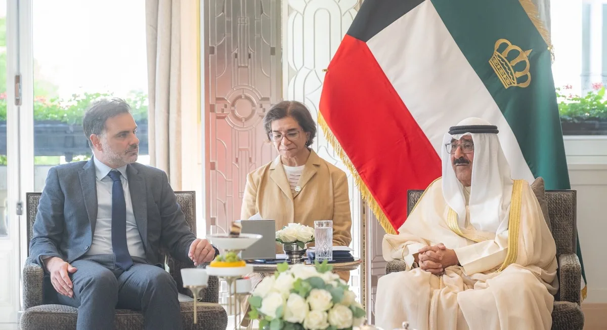أمير الكويت يسلط الضوء على ضرورة تعزيز الشراكة الاستراتيجية مع الشركات الفرنسية الكبرى