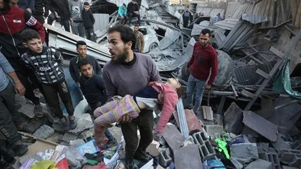 طبيب مصري: نفذت 375 عملية جراحية في غزة واكتشفت أهمية جراحة الشبكية هناك. طبيب مصري: نفذت 375 عملية جراحية في غزة واكتشفت أهمية جراحة الشبكية هناك.