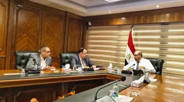 وزير الطيران يلتقي بأعضاء اللجنة النقابية للوزارة المدنية للطيران