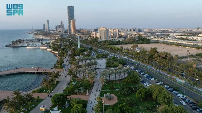 واجهات جدة البحرية والحدائق العامة تعزز من نمط الحياة وتوفر تجربة صيفية شاملة. واجهات جدة البحرية والحدائق العامة تعزز من نمط الحياة وتوفر تجربة صيفية شاملة.