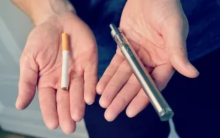 السيجارة الإلكترونية أم التقليدية: أيهما تلحق ضرراً أكبر بقلب المدخن؟